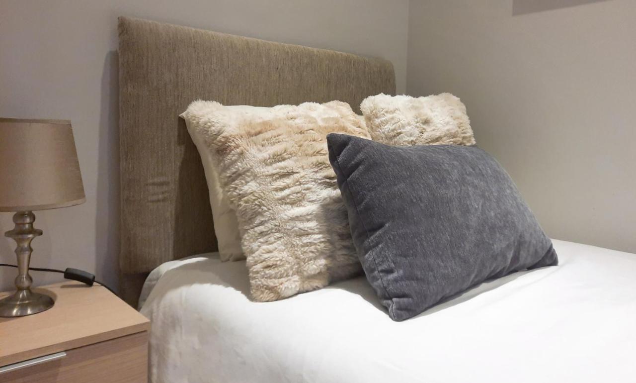 מוסטה Cozy Rooms - Great Bus Connections - Free Parking מראה חיצוני תמונה